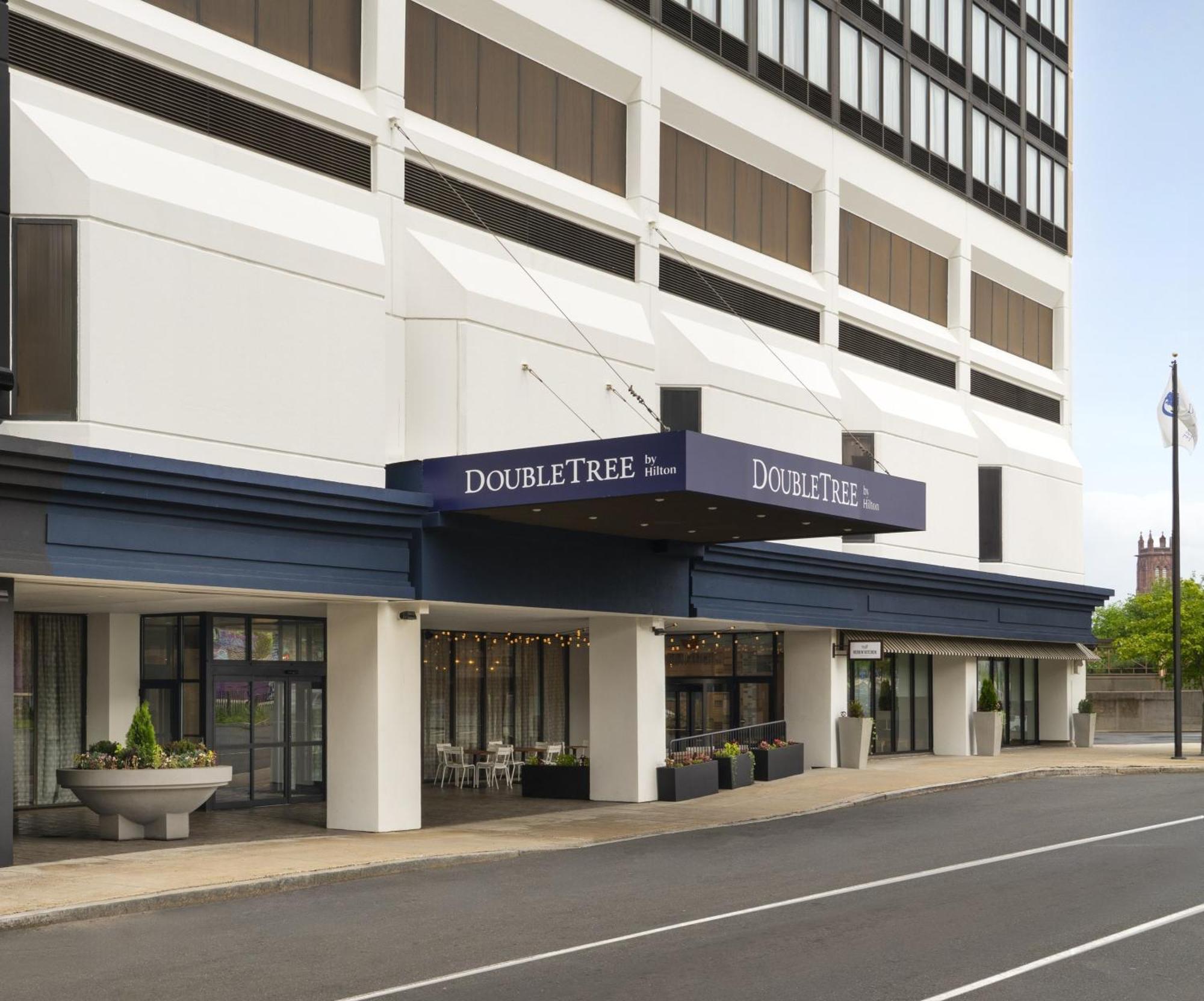 Doubletree By Hilton Hartford Downtown Hotel Buitenkant foto
